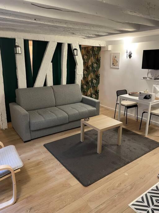 Appartement Confortable - Opera - Place De La Madeleine - Saint Martin - 4 Pers Parijs Buitenkant foto